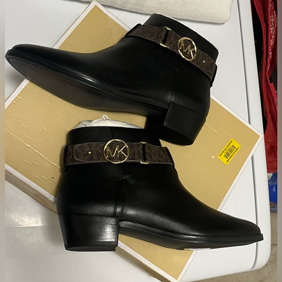 Michael Kors Harland Bootie - Picture 16 of 16